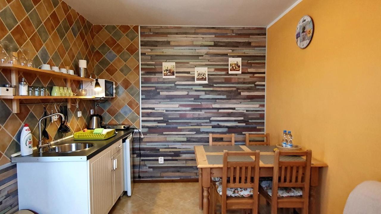 Penzion Na Lednicke Apartman Hlohovec Kültér fotó